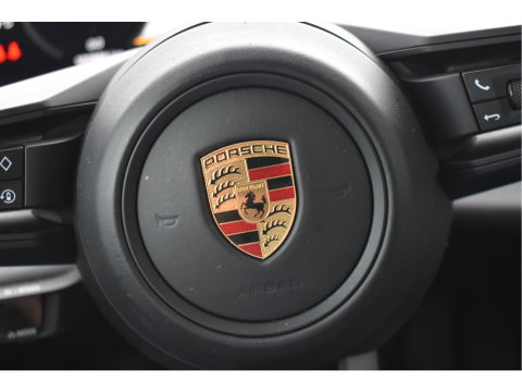 Porsche Taycan Performance 84 kWh 381 pk | Keyless | NL-Auto | Pano | BOSE | 360 gr.camera | Luchtvering | Carplay | Full LED | Virtual cockpit