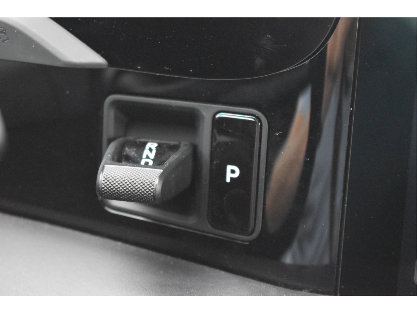 Porsche Taycan Performance 84 kWh 381 pk | Keyless | NL-Auto | Pano | BOSE | 360 gr.camera | Luchtvering | Carplay | Full LED | Virtual cockpit
