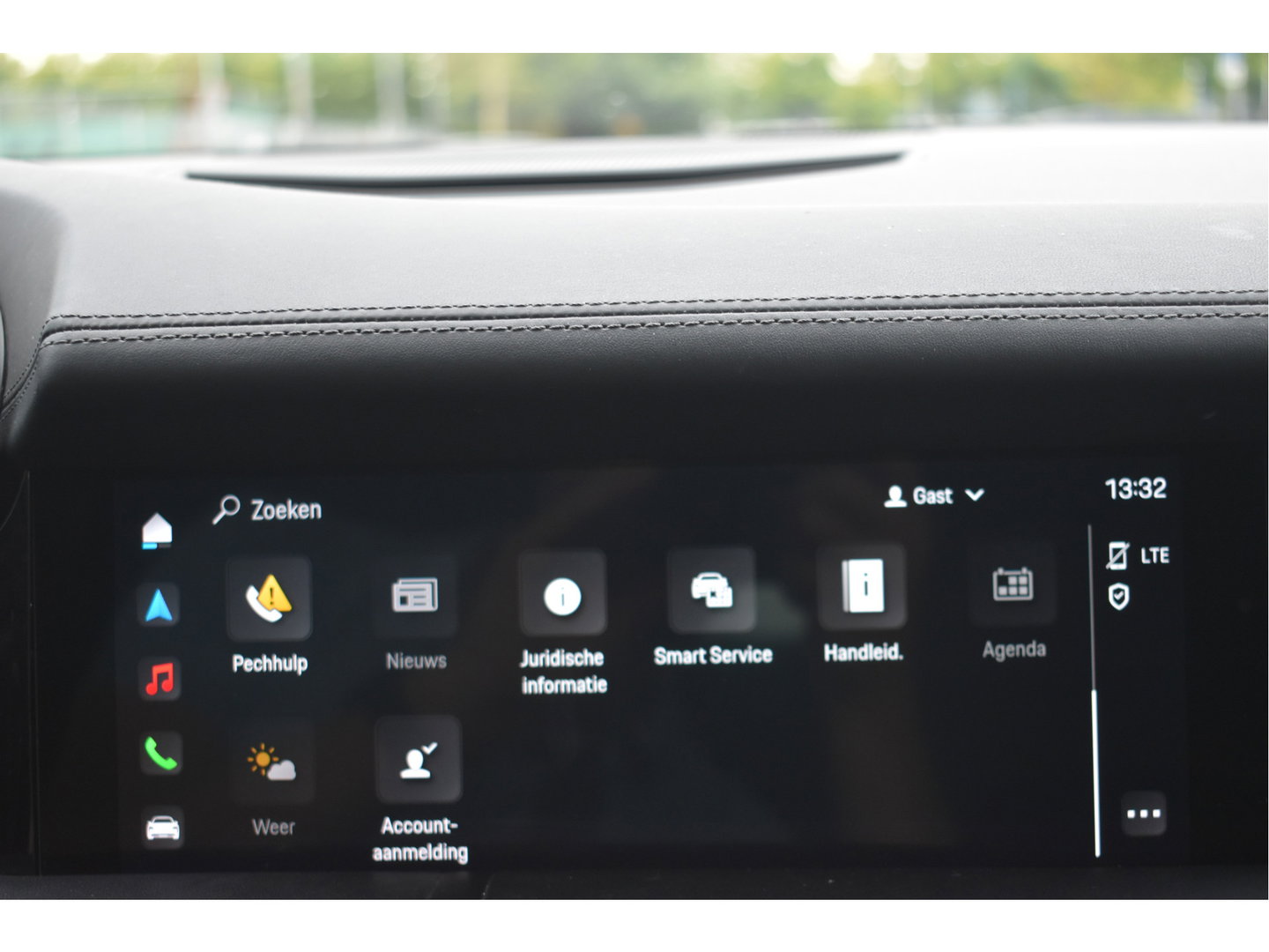 Porsche Taycan Performance 84 kWh 381 pk | Keyless | NL-Auto | Pano | BOSE | 360 gr.camera | Luchtvering | Carplay | Full LED | Virtual cockpit