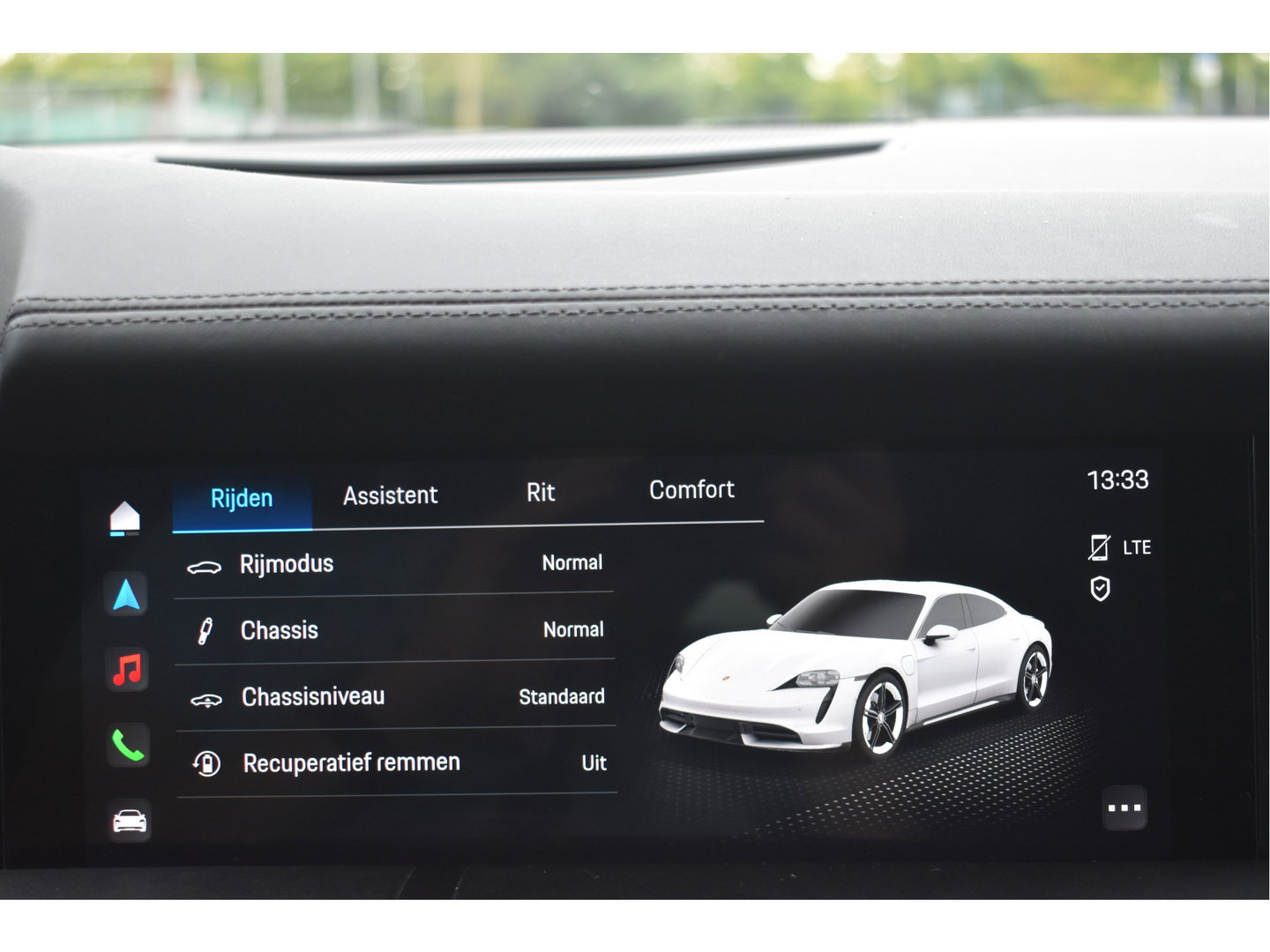 Porsche Taycan Performance 84 kWh 381 pk | Keyless | NL-Auto | Pano | BOSE | 360 gr.camera | Luchtvering | Carplay | Full LED | Virtual cockpit