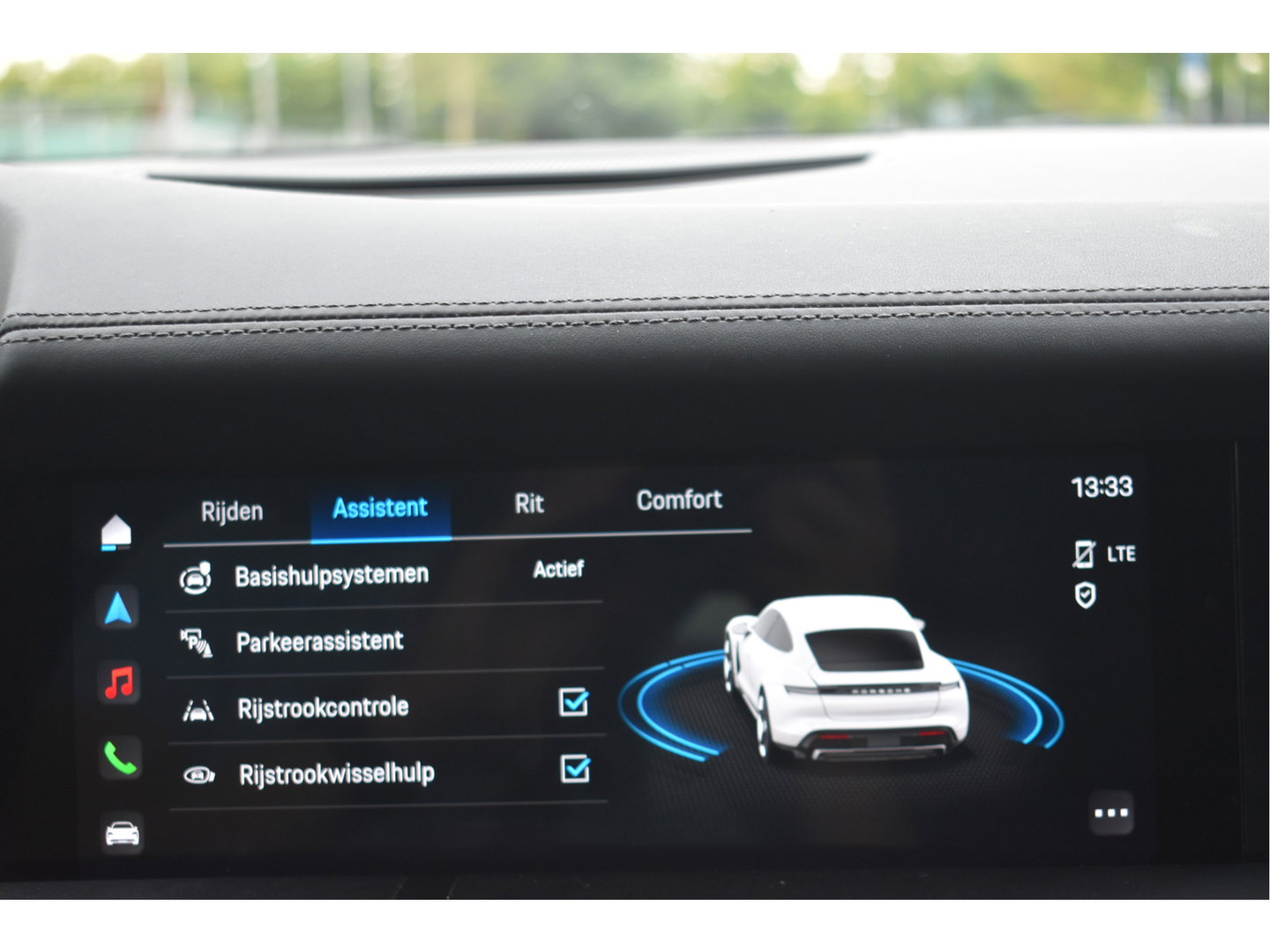 Porsche Taycan Performance 84 kWh 381 pk | Keyless | NL-Auto | Pano | BOSE | 360 gr.camera | Luchtvering | Carplay | Full LED | Virtual cockpit