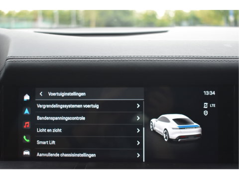 Porsche Taycan Performance 84 kWh 381 pk | Keyless | NL-Auto | Pano | BOSE | 360 gr.camera | Luchtvering | Carplay | Full LED | Virtual cockpit