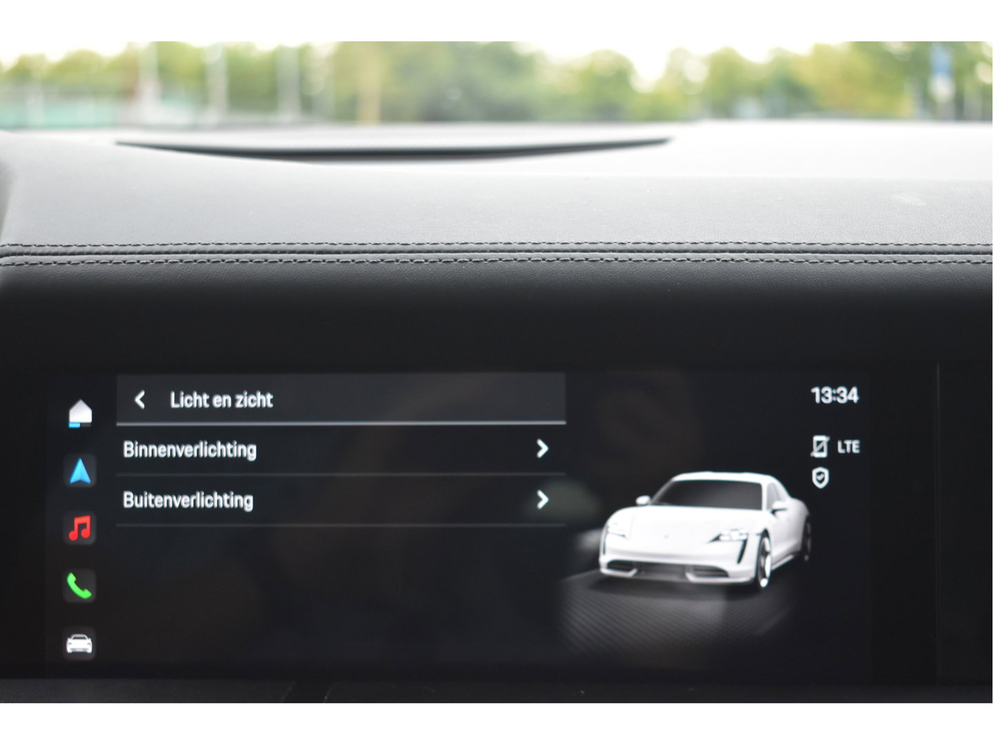 Porsche Taycan Performance 84 kWh 381 pk | Keyless | NL-Auto | Pano | BOSE | 360 gr.camera | Luchtvering | Carplay | Full LED | Virtual cockpit