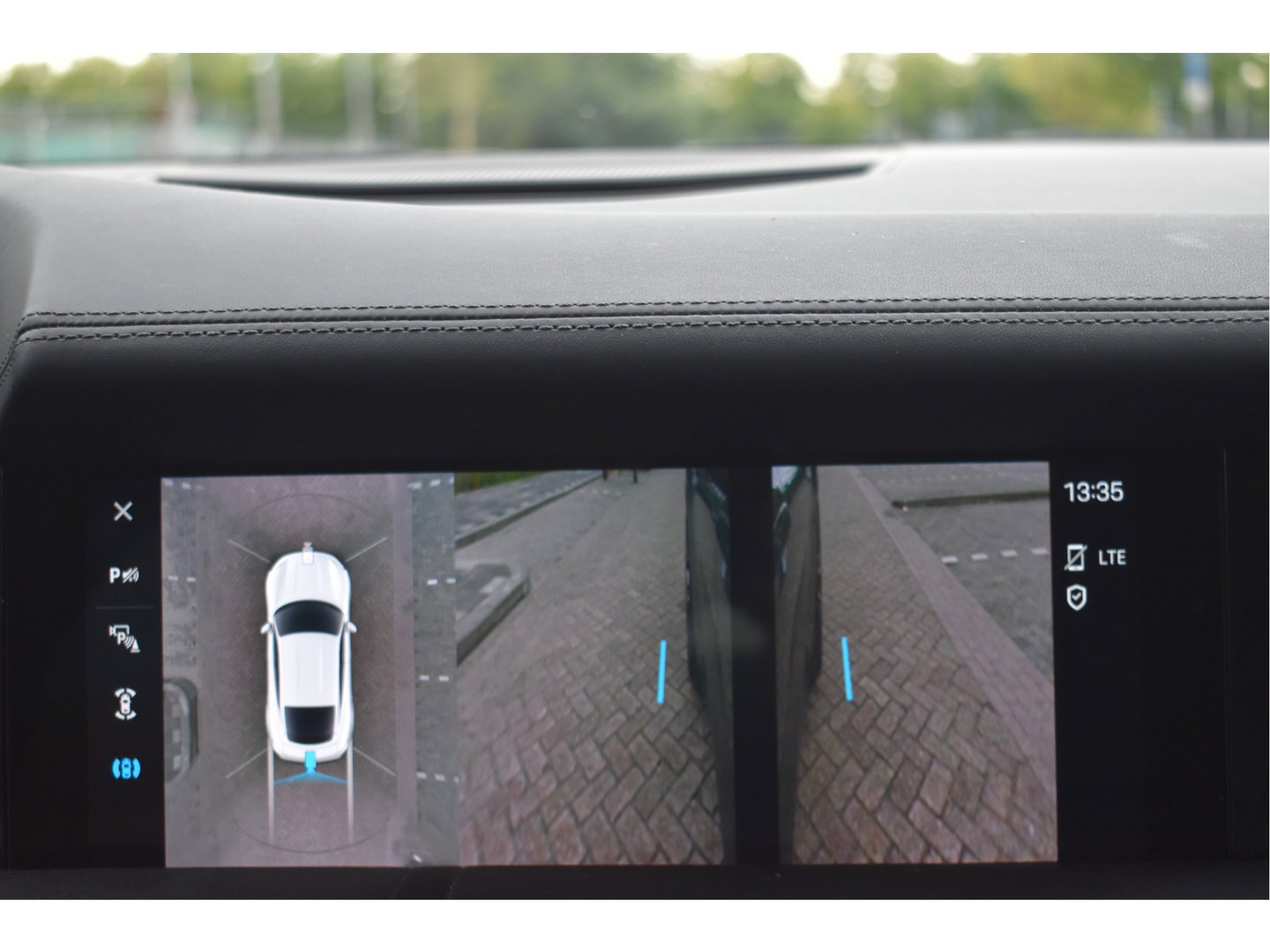 Porsche Taycan Performance 84 kWh 381 pk | Keyless | NL-Auto | Pano | BOSE | 360 gr.camera | Luchtvering | Carplay | Full LED | Virtual cockpit