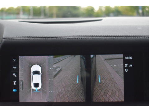 Porsche Taycan Performance 84 kWh 381 pk | Keyless | NL-Auto | Pano | BOSE | 360 gr.camera | Luchtvering | Carplay | Full LED | Virtual cockpit