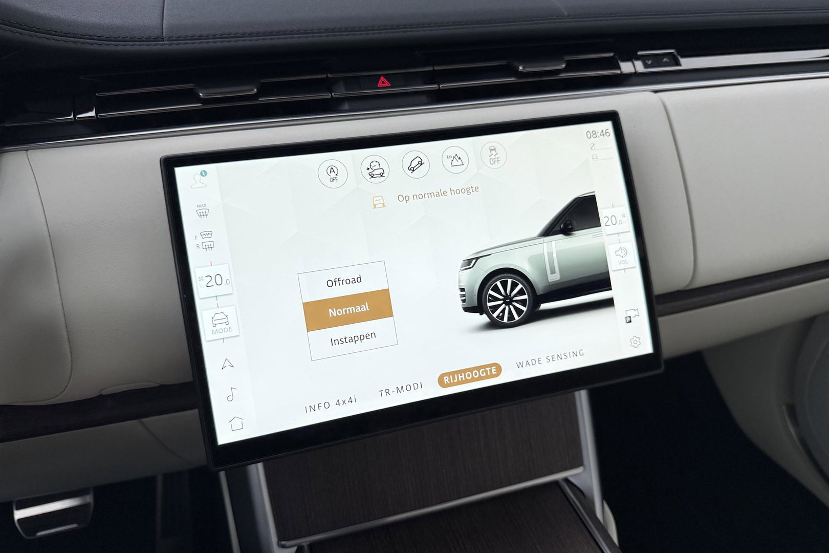 Land Rover Range Rover 3.0 P460e SE PHEV | ACC | Luchtvering | Panoramadak | 360° Camera | Head-Up | Meridian 3D | Stoelventilatie | 23 Inch