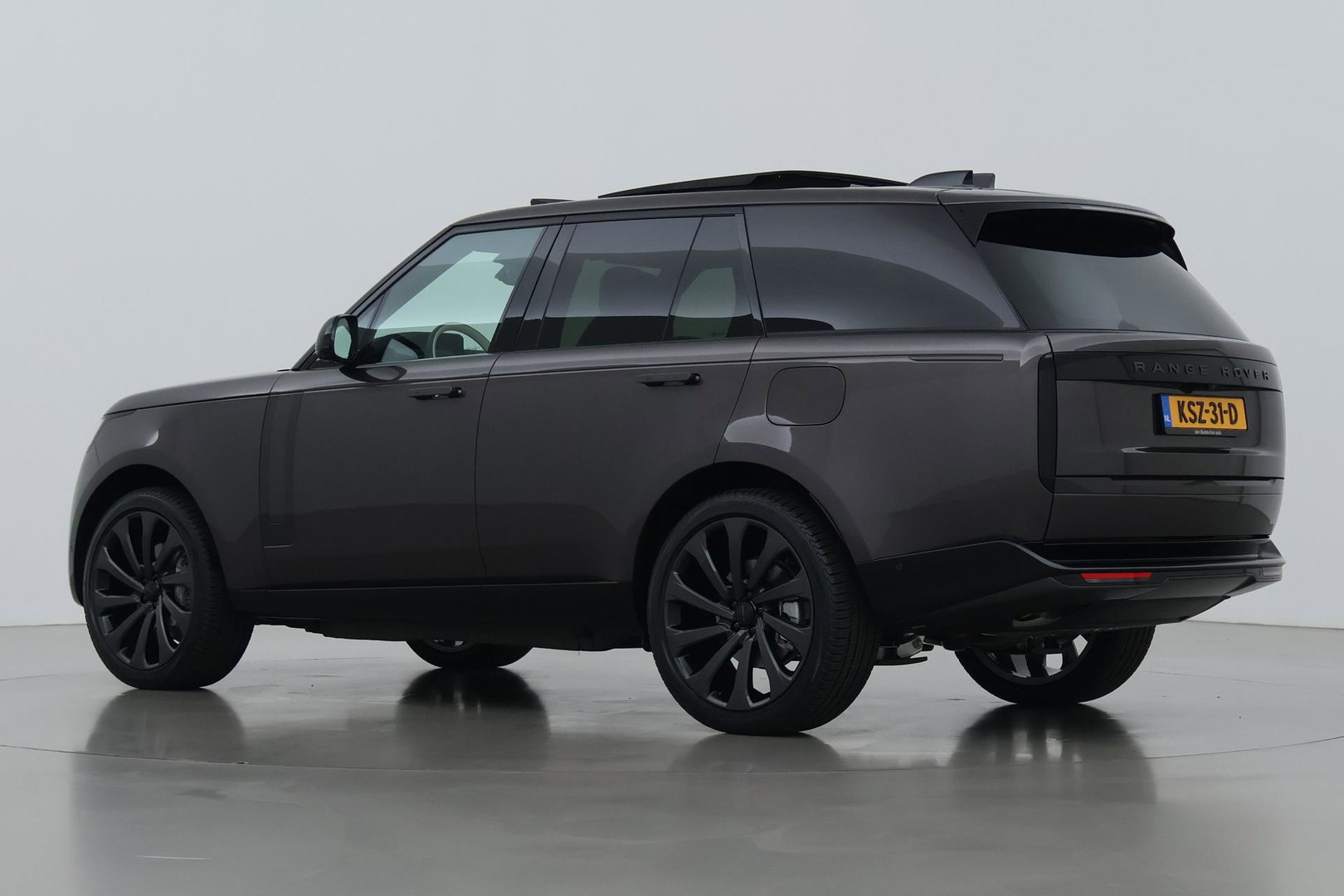 Land Rover Range Rover 3.0 P460e SE PHEV | ACC | Luchtvering | Panoramadak | 360° Camera | Head-Up | Meridian 3D | Stoelventilatie | 23 Inch