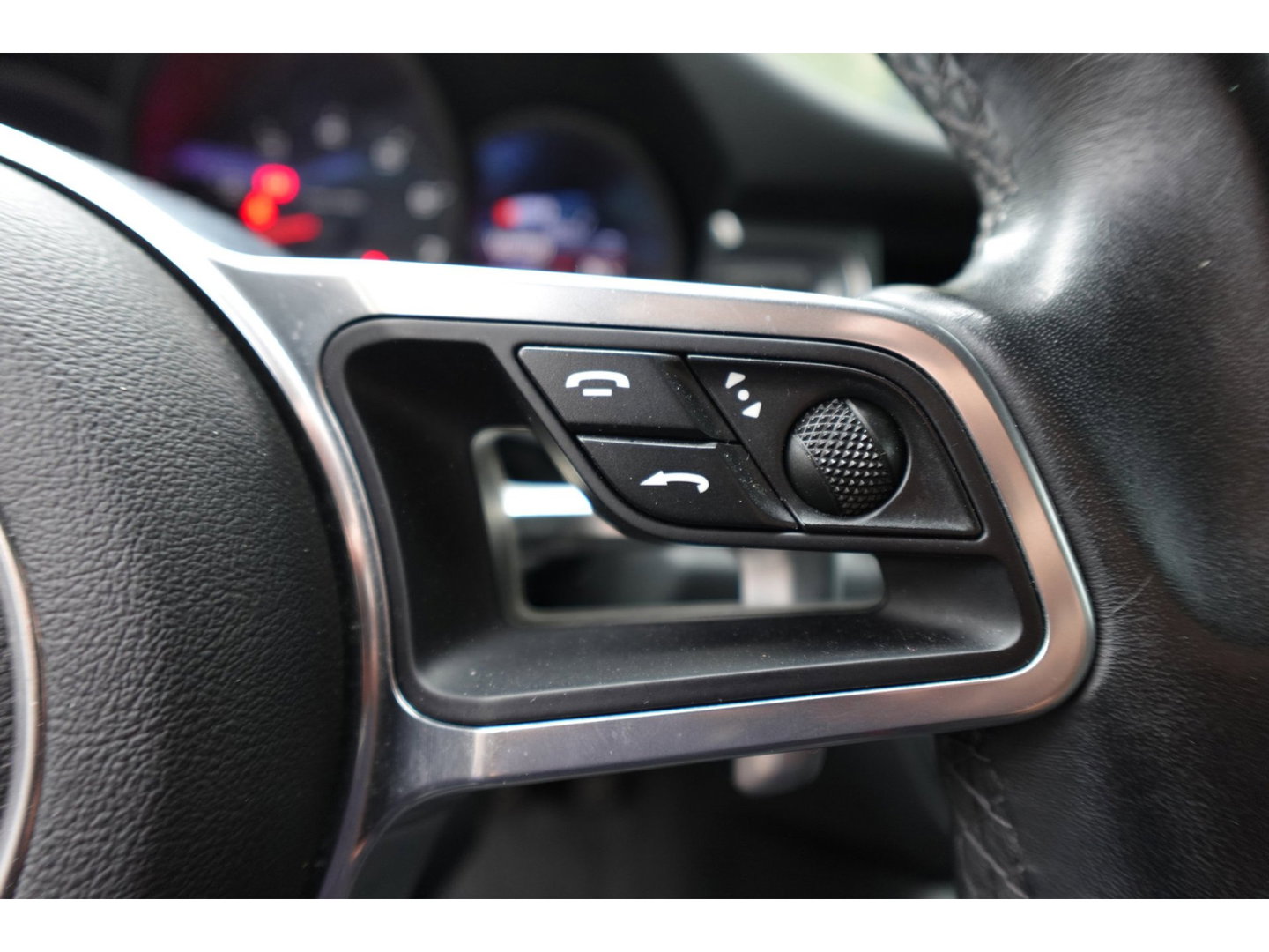 Porsche Macan Porsche Macan 2.0 PANO SPORT CHRONO VOL