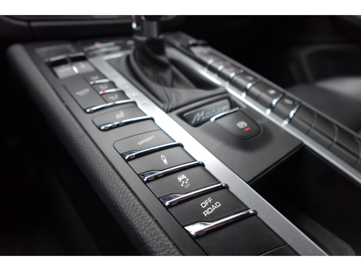Porsche Macan Porsche Macan 2.0 PANO SPORT CHRONO VOL
