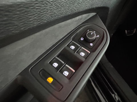 Volkswagen Golf 2.0 TSI GTI Pano|Akrapovic|Nürburgring|45 Jahre Pack|Keyless