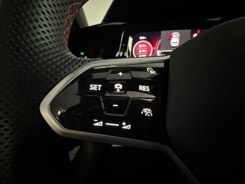 Volkswagen Golf 2.0 TSI GTI Pano|Akrapovic|Nürburgring|45 Jahre Pack|Keyless
