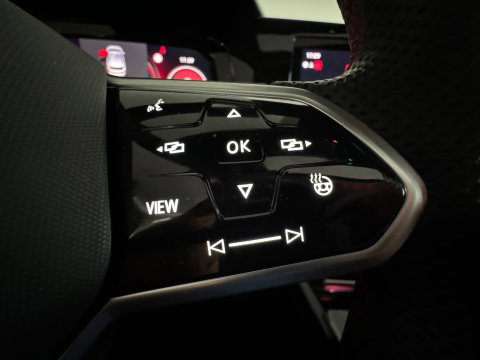 Volkswagen Golf 2.0 TSI GTI Pano|Akrapovic|Nürburgring|45 Jahre Pack|Keyless