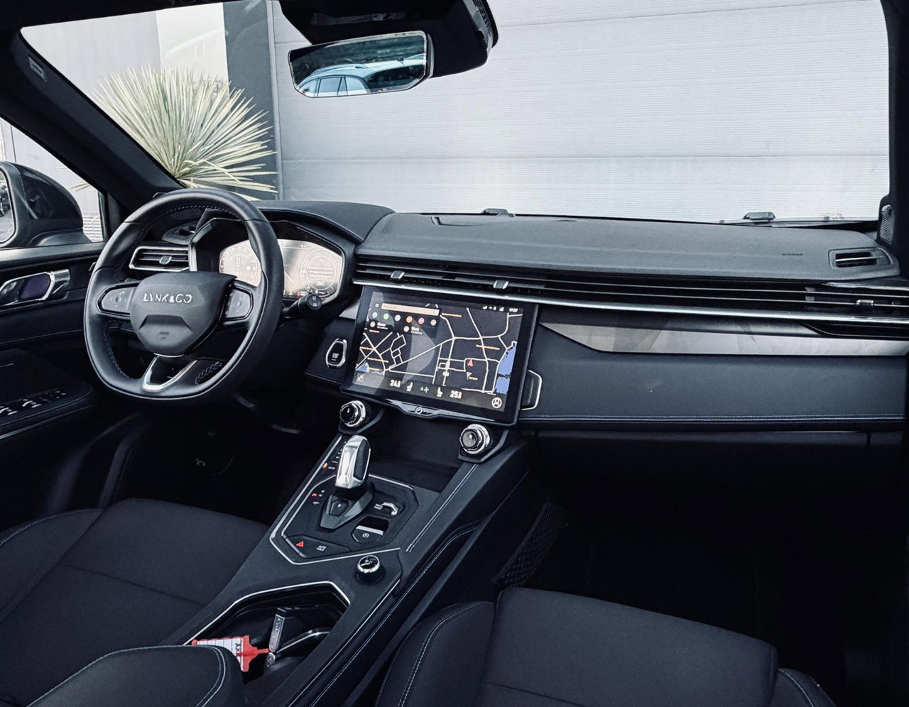 Lynk & Co 01