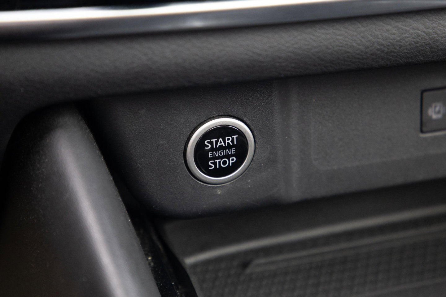 Nissan QASHQAI 1.3 MHEV Business Design PANORAMA / START STOP / CARPLAY / PERFECT ONDERHOUDEN
