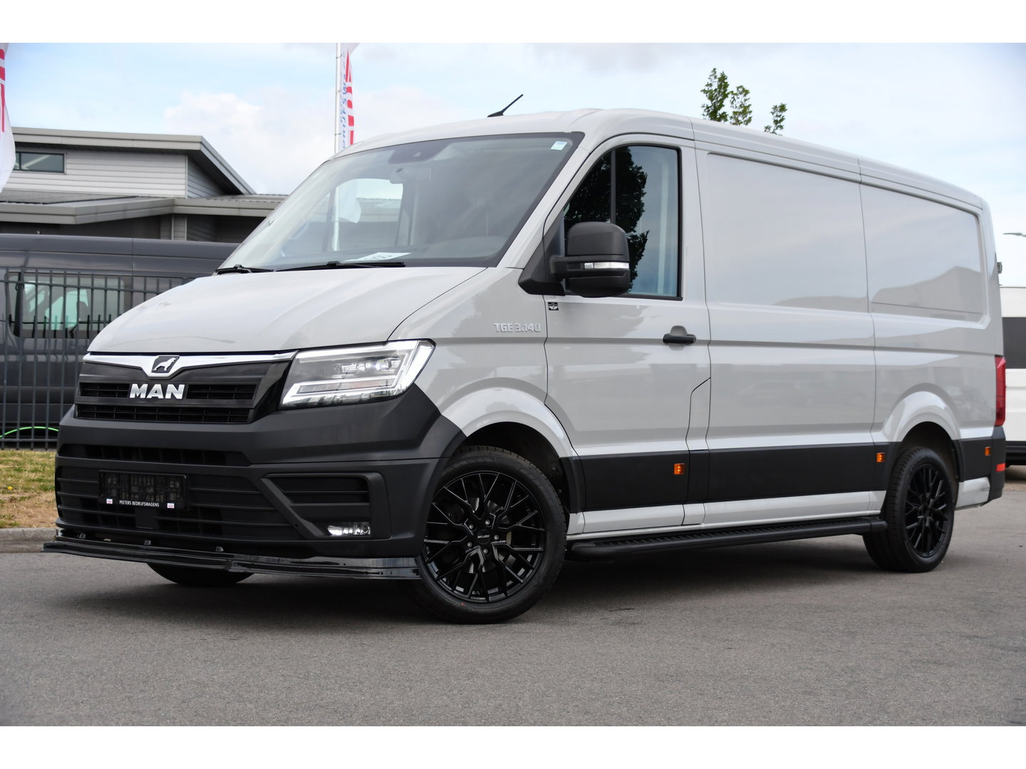 MAN TGE 3.140 35 2.0 L3H2 PB Edition Camera, Cruise, Carplay, LED, 140pk, Automaat, Multimedia, 3000kg Trekhaak, voorruit verwarming, Uniek!