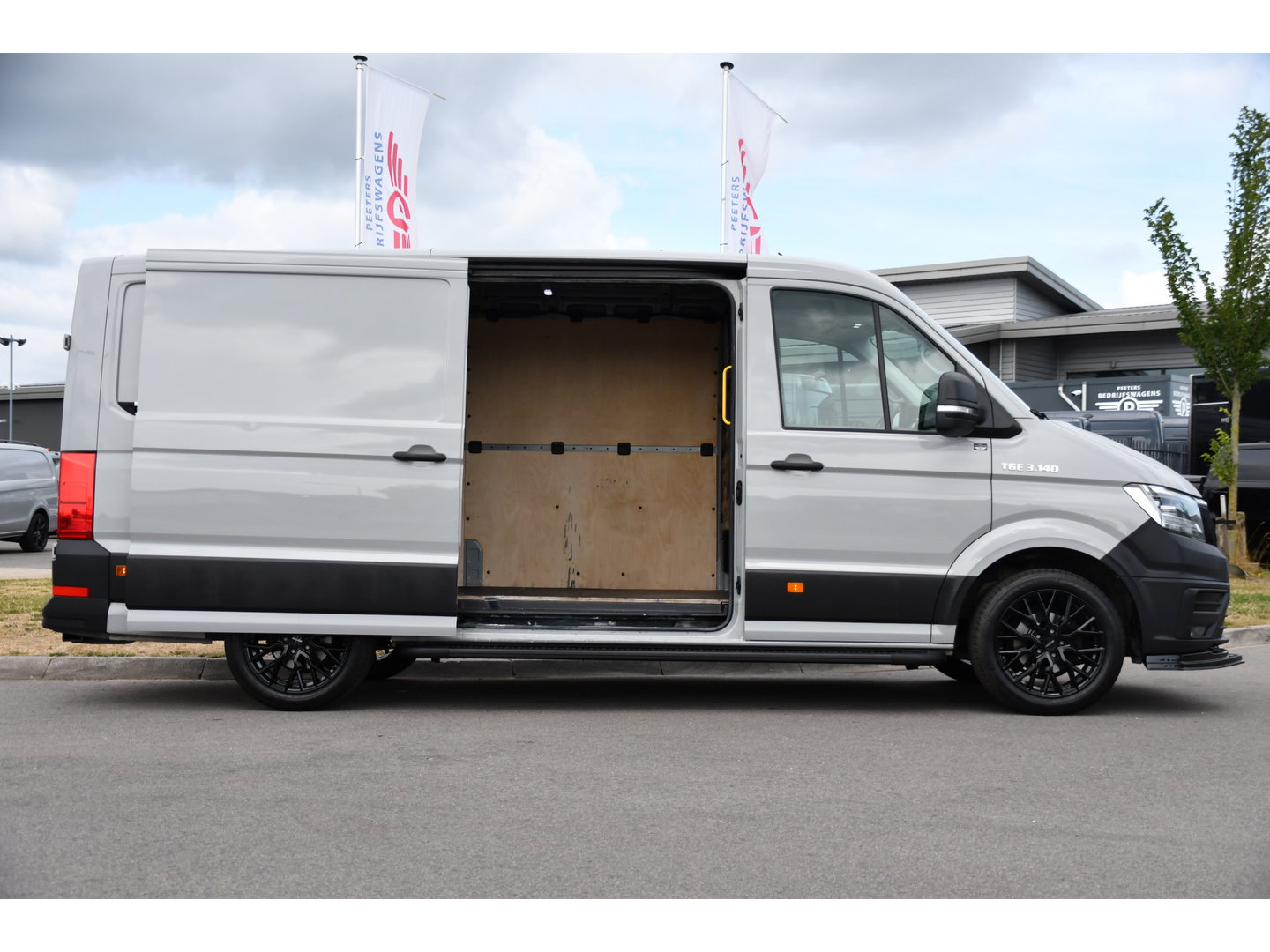 MAN TGE 3.140 35 2.0 L3H2 PB Edition Camera, Cruise, Carplay, LED, 140pk, Automaat, Multimedia, 3000kg Trekhaak, voorruit verwarming, Uniek!