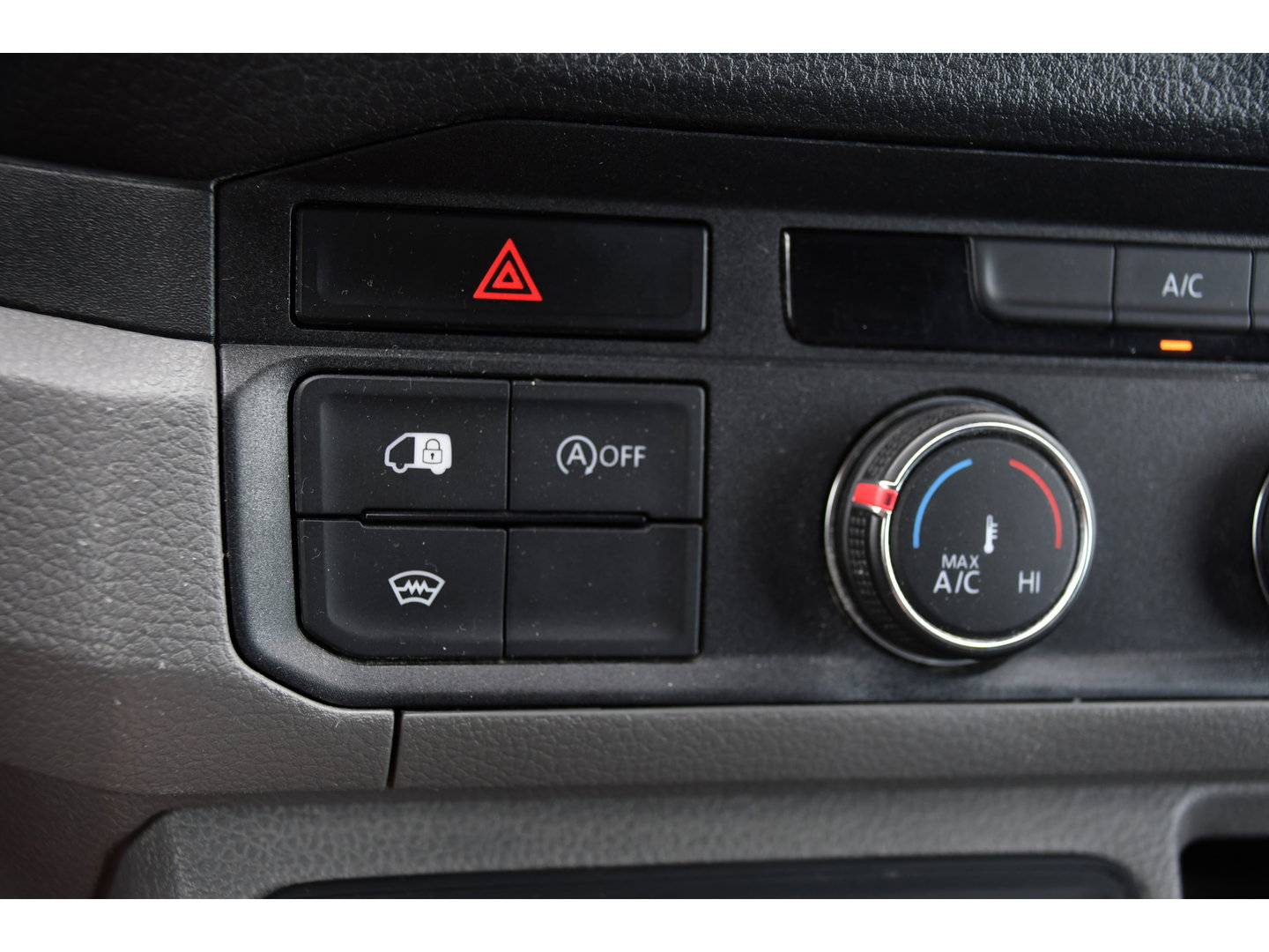 MAN TGE 3.140 35 2.0 L3H2 PB Edition Camera, Cruise, Carplay, LED, 140pk, Automaat, Multimedia, 3000kg Trekhaak, voorruit verwarming, Uniek!