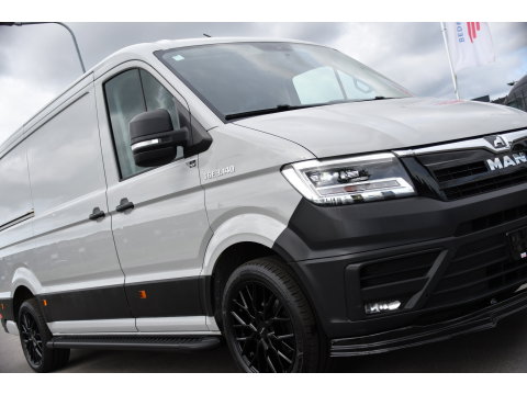 MAN TGE 3.140 35 2.0 L3H2 PB Edition Camera, Cruise, Carplay, LED, 140pk, Automaat, Multimedia, 3000kg Trekhaak, voorruit verwarming, Uniek!