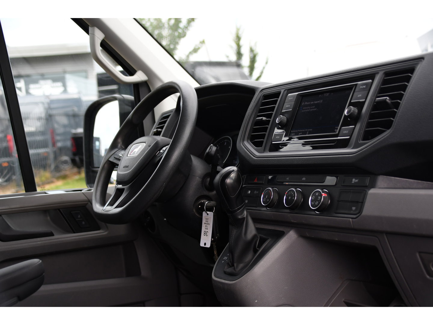 MAN TGE 3.140 35 2.0 L3H2 PB Edition Camera, Cruise, Carplay, LED, 140pk, Automaat, Multimedia, 3000kg Trekhaak, voorruit verwarming, Uniek!