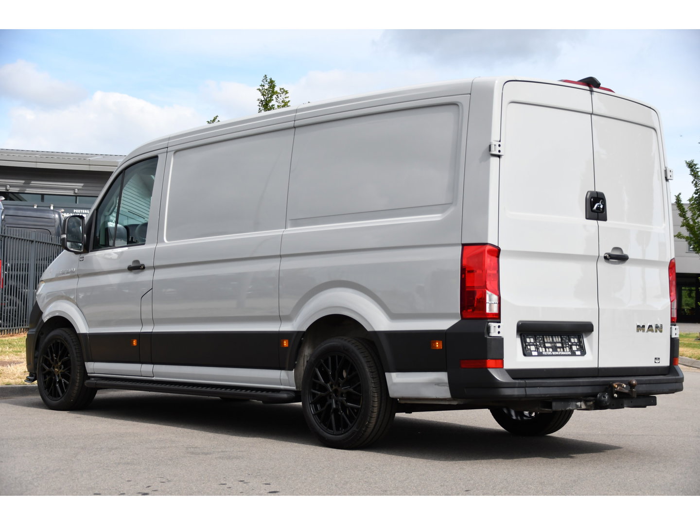 MAN TGE 3.140 35 2.0 L3H2 PB Edition Camera, Cruise, Carplay, LED, 140pk, Automaat, Multimedia, 3000kg Trekhaak, voorruit verwarming, Uniek!