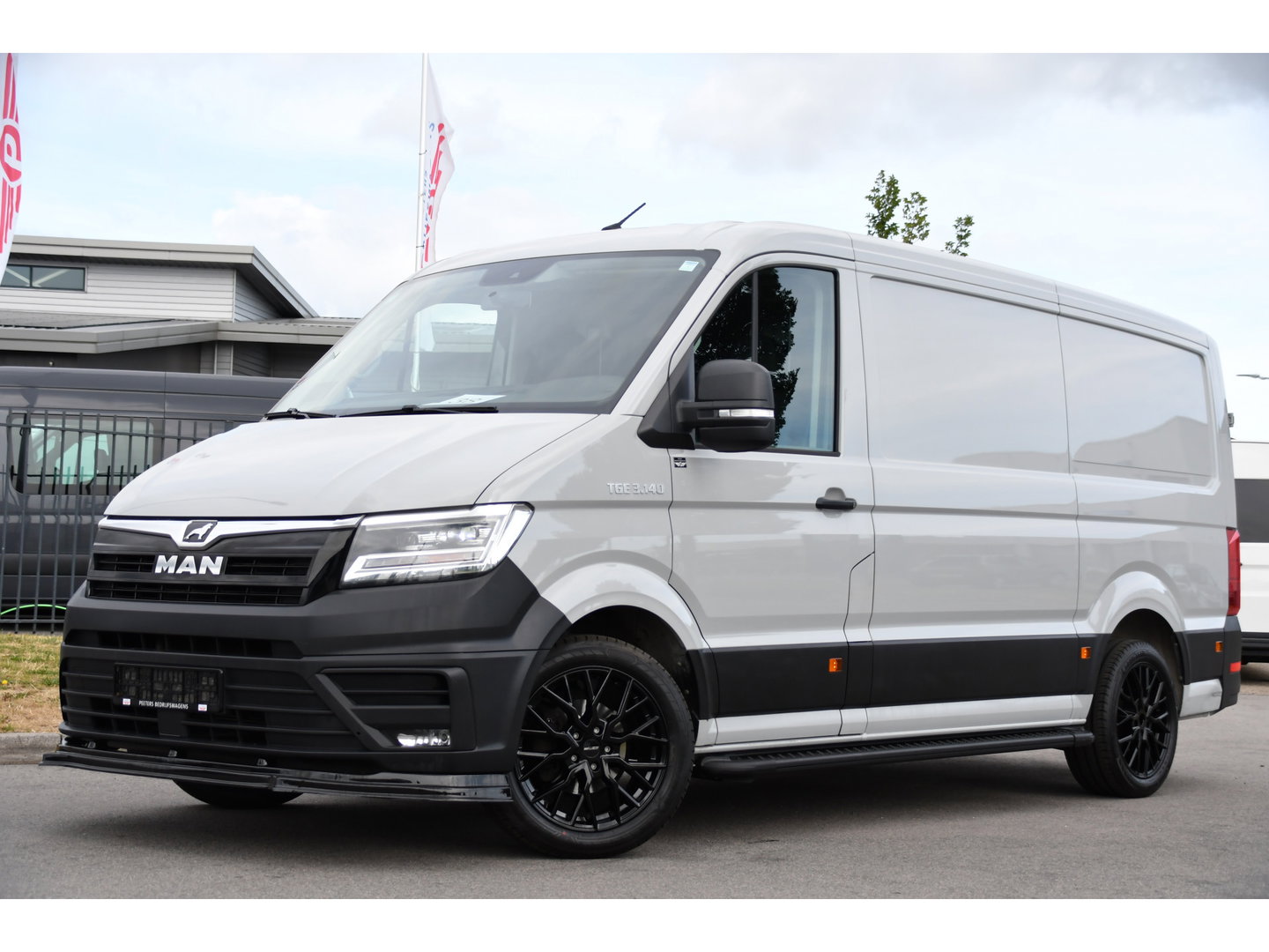 MAN TGE 3.140 35 2.0 L3H2 PB Edition Camera, Cruise, Carplay, LED, 140pk, Automaat, Multimedia, 3000kg Trekhaak, voorruit verwarming, Uniek!