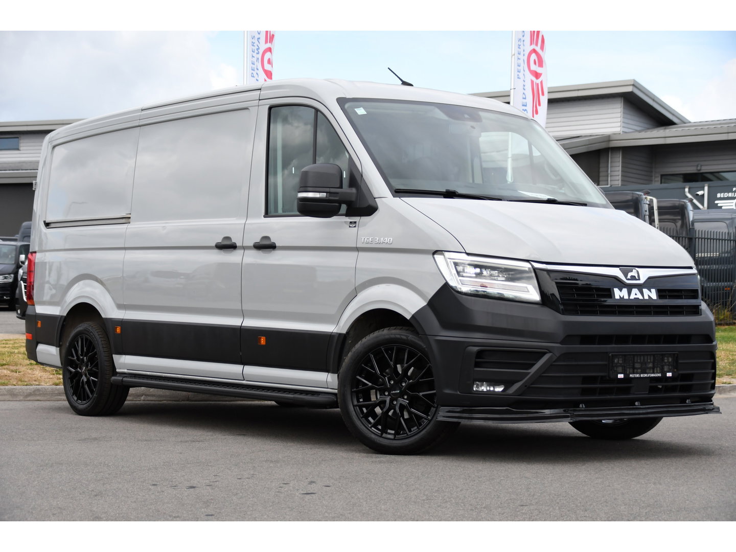 MAN TGE 3.140 35 2.0 L3H2 PB Edition Camera, Cruise, Carplay, LED, 140pk, Automaat, Multimedia, 3000kg Trekhaak, voorruit verwarming, Uniek!