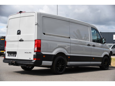 MAN TGE 3.140 35 2.0 L3H2 PB Edition Camera, Cruise, Carplay, LED, 140pk, Automaat, Multimedia, 3000kg Trekhaak, voorruit verwarming, Uniek!