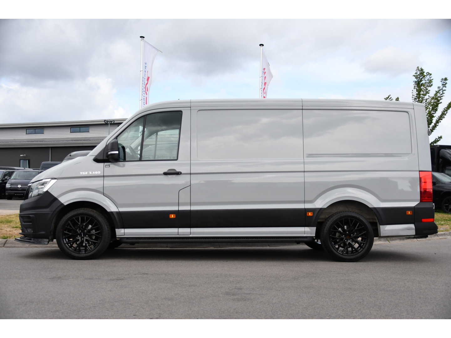 MAN TGE 3.140 35 2.0 L3H2 PB Edition Camera, Cruise, Carplay, LED, 140pk, Automaat, Multimedia, 3000kg Trekhaak, voorruit verwarming, Uniek!