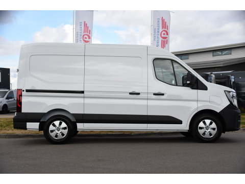 Renault Master E-Tech T35 L2H2 Extra long range 87 kWh Camera, Cruise, Carplay, LED, Clima, Stoelverwarming, Laadruimte Betimmering, 143pk, Virtual, Sensoren, Uniek!