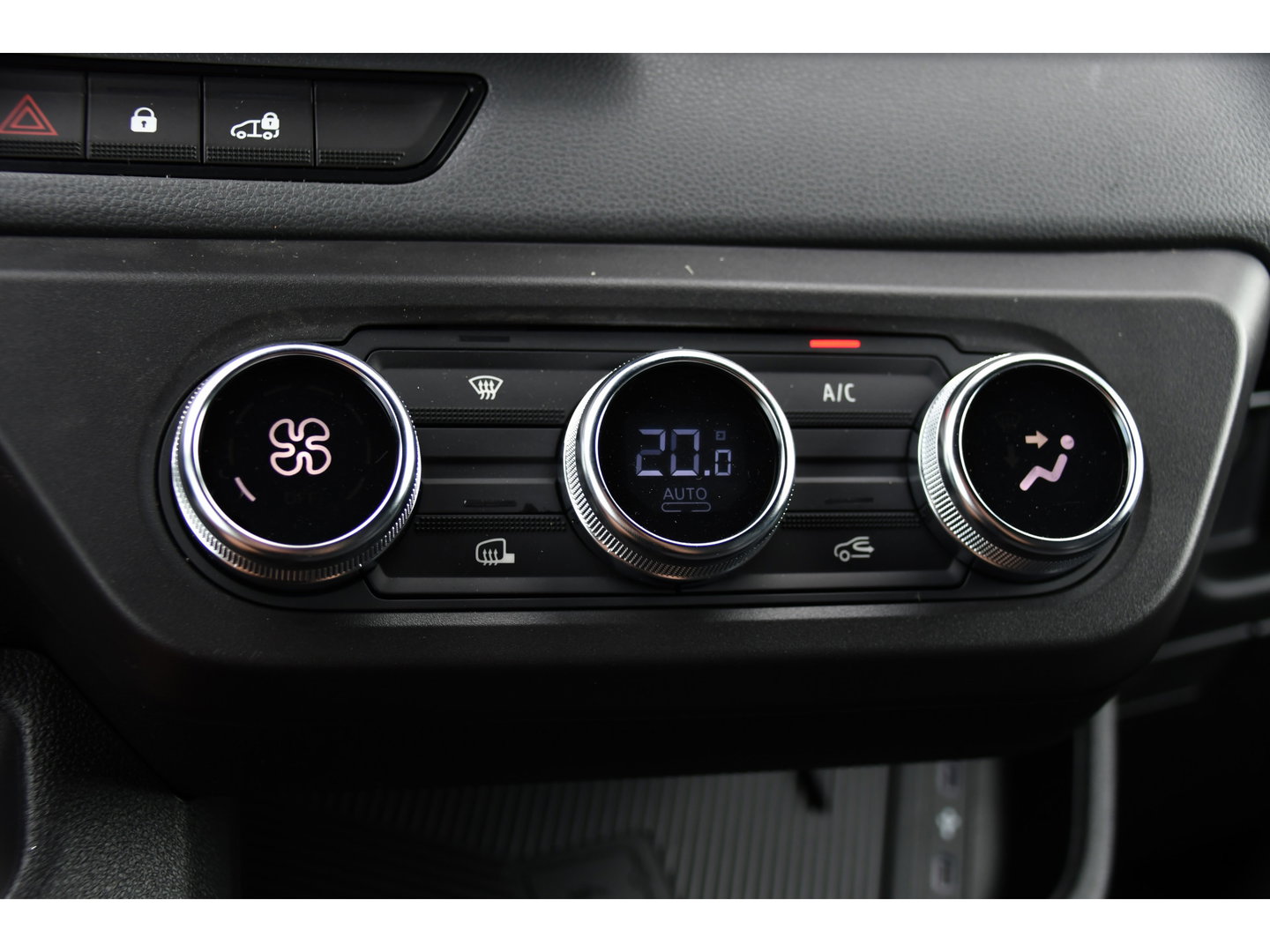 Renault Master E-Tech T35 L2H2 Extra long range 87 kWh Camera, Cruise, Carplay, LED, Clima, Stoelverwarming, Laadruimte Betimmering, 143pk, Virtual, Sensoren, Uniek!