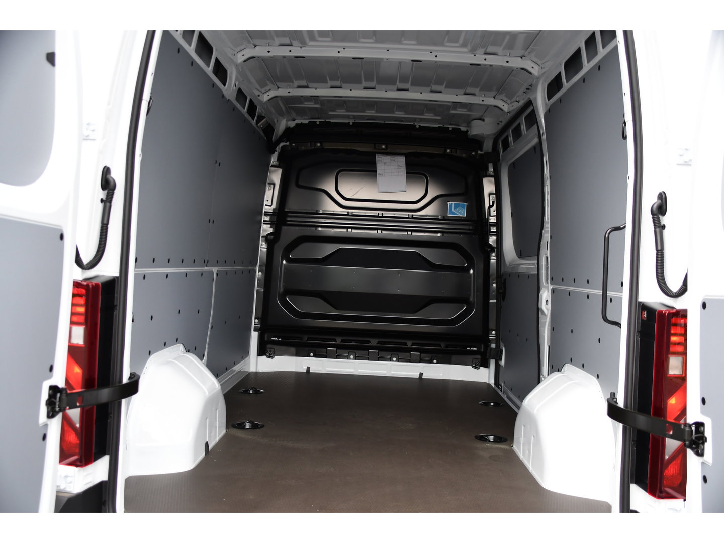 Renault Master E-Tech T35 L2H2 Extra long range 87 kWh Camera, Cruise, Carplay, LED, Clima, Stoelverwarming, Laadruimte Betimmering, 143pk, Virtual, Sensoren, Uniek!