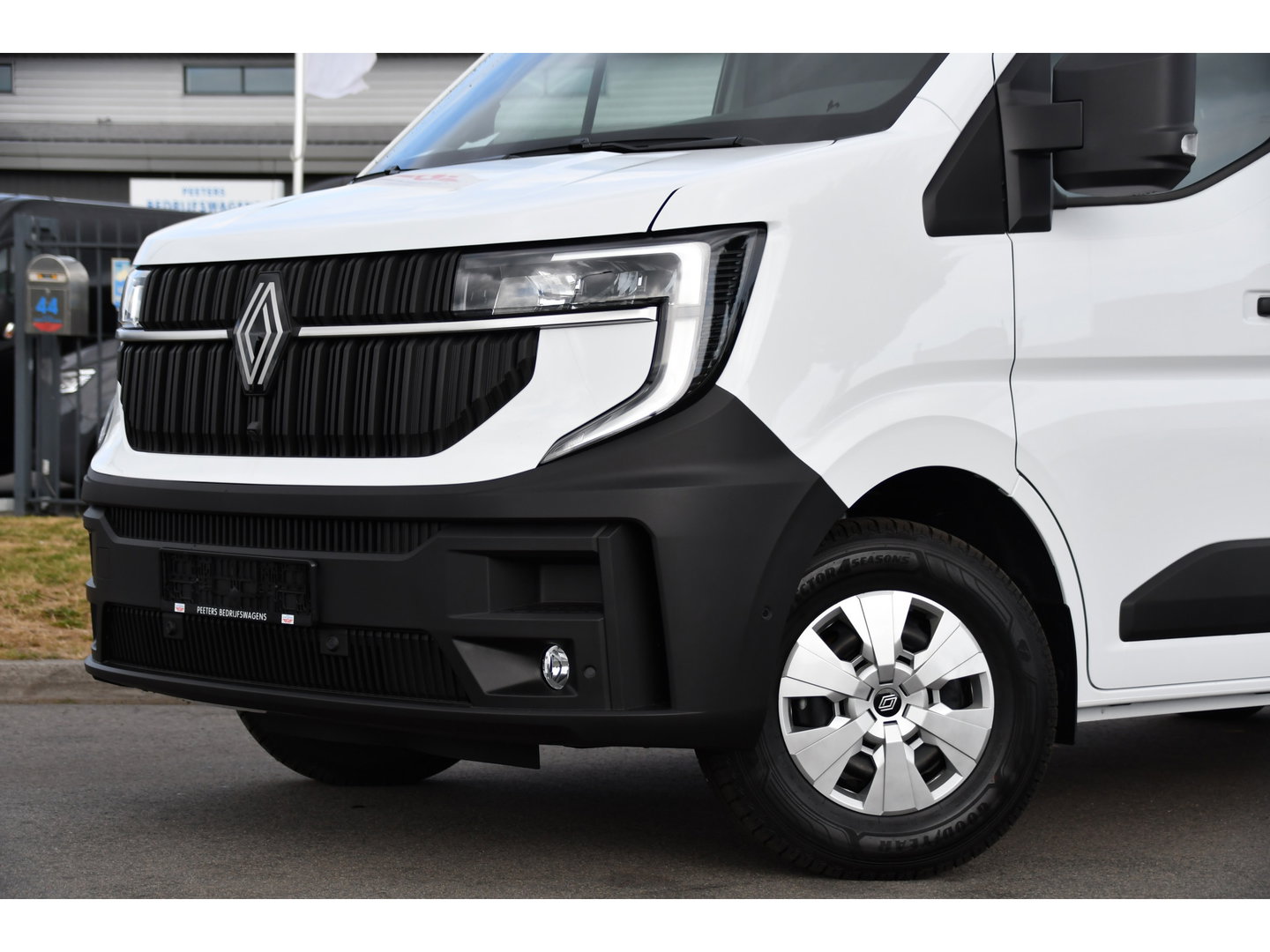 Renault Master E-Tech T35 L2H2 Extra long range 87 kWh Camera, Cruise, Carplay, LED, Clima, Stoelverwarming, Laadruimte Betimmering, 143pk, Virtual, Sensoren, Uniek!