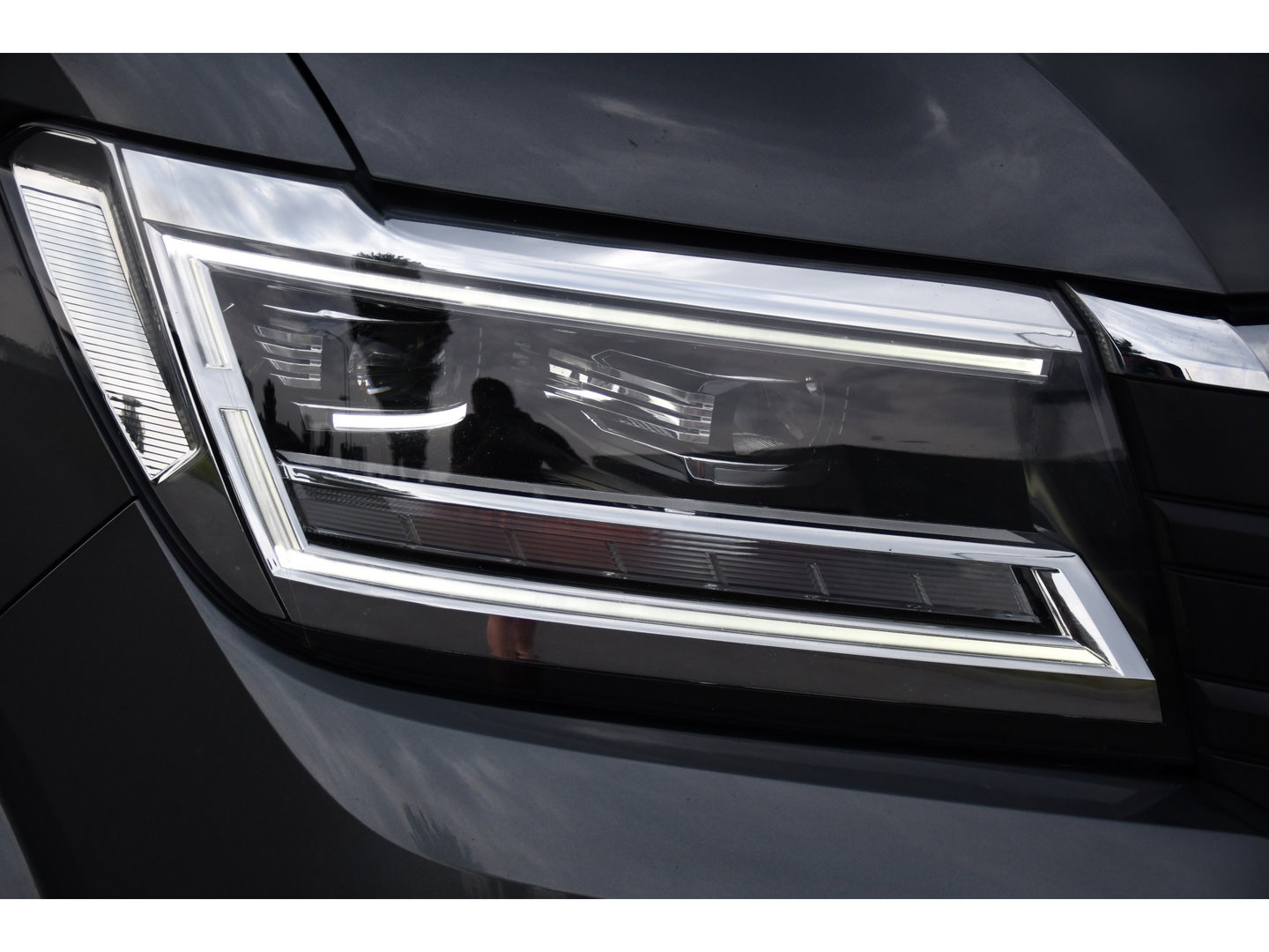 Volkswagen Crafter 35 2.0 TDI L3H3 PB Edition Camera, Adaptieve Cruise, Carplay, LED, Trekhaak, Multimedia, 140pk, Automaat, Sensoren, Uniek!