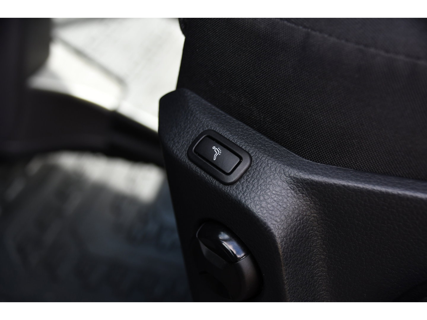 Volkswagen Crafter 35 2.0 TDI L3H3 Black Edition Full options! Adaptieve Cruise, Camera, Carplay, LED, Standkachel, Stoelverwarming, Dodehoek, Massagestoel, Automaat, Uniek!