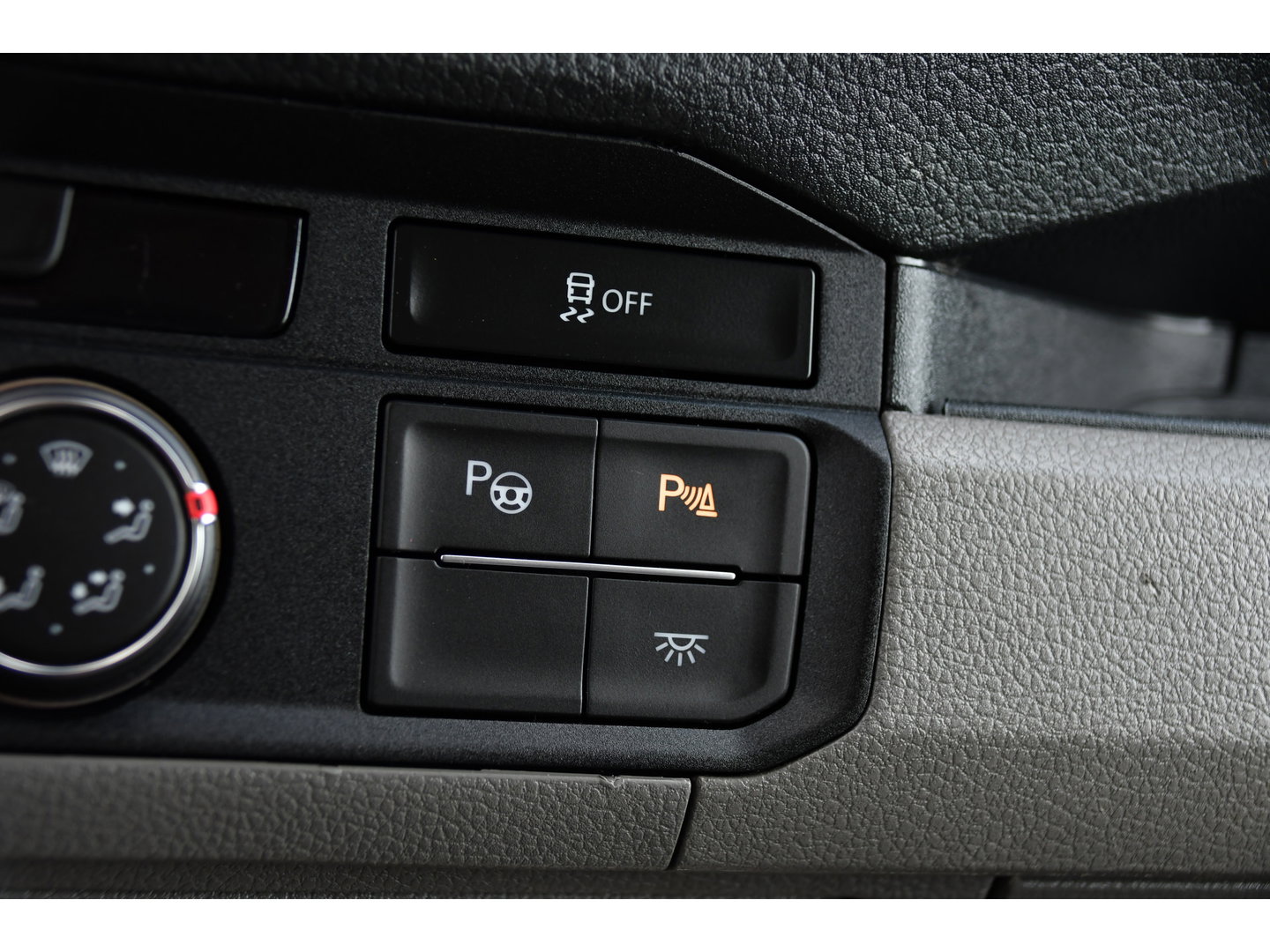 Volkswagen Crafter 35 2.0 TDI L3H3 Black Edition Full options! Adaptieve Cruise, Camera, Carplay, LED, Standkachel, Stoelverwarming, Dodehoek, Massagestoel, Automaat, Uniek!