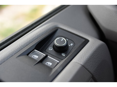 Volkswagen Crafter 35 2.0 TDI L3H3 Black Edition Full options! Adaptieve Cruise, Camera, Carplay, LED, Standkachel, Stoelverwarming, Dodehoek, Massagestoel, Automaat, Uniek!