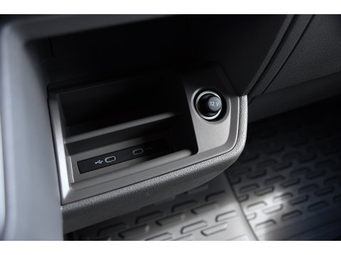 Volkswagen Crafter 35 2.0 TDI L3H3 Black Edition Full options! Adaptieve Cruise, Camera, Carplay, LED, Standkachel, Stoelverwarming, Dodehoek, Massagestoel, Automaat, Uniek!