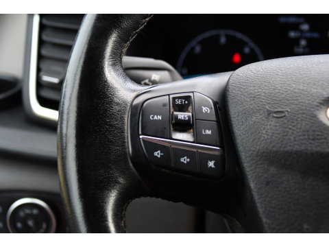 Ford Transit 350 2.0 TDCI L3H2 Black Edition Camera, Cruise, Carplay, 185pk, Xenon, Multimedia, Automaat, Trekhaak, Sensoren, Uniek!