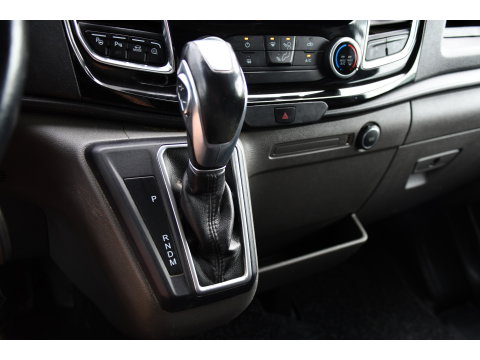 Ford Transit 350 2.0 TDCI L3H2 Black Edition Camera, Cruise, Carplay, 185pk, Xenon, Multimedia, Automaat, Trekhaak, Sensoren, Uniek!