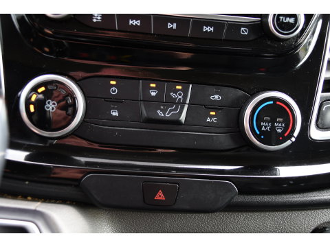 Ford Transit 350 2.0 TDCI L3H2 Black Edition Camera, Cruise, Carplay, 185pk, Xenon, Multimedia, Automaat, Trekhaak, Sensoren, Uniek!