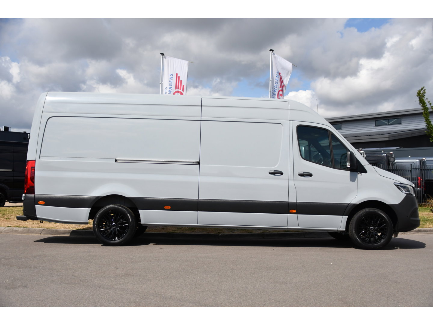 Mercedes-Benz Sprinter 317 1.9 CDI L3H2 RWD PB Edition NIEUW STAAT! Adaptieve Cruise, Camera, Carlay, LED, Standkachel, 170pk, Stoelverwarming, Dodehoek, Automaat, 3 Zitplaatsen, Uniek!