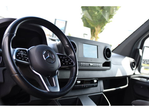 Mercedes-Benz Sprinter 317 1.9 CDI L3H2 RWD PB Edition NIEUW STAAT! Adaptieve Cruise, Camera, Carlay, LED, Standkachel, 170pk, Stoelverwarming, Dodehoek, Automaat, 3 Zitplaatsen, Uniek!