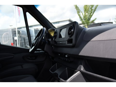 Mercedes-Benz Sprinter 317 1.9 CDI L3H2 RWD PB Edition NIEUW STAAT! Adaptieve Cruise, Camera, Carlay, LED, Standkachel, 170pk, Stoelverwarming, Dodehoek, Automaat, 3 Zitplaatsen, Uniek!