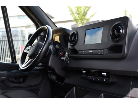 Mercedes-Benz Sprinter 317 1.9 CDI L3H2 RWD PB Edition NIEUW STAAT! Adaptieve Cruise, Camera, Carlay, LED, Standkachel, 170pk, Stoelverwarming, Dodehoek, Automaat, 3 Zitplaatsen, Uniek!