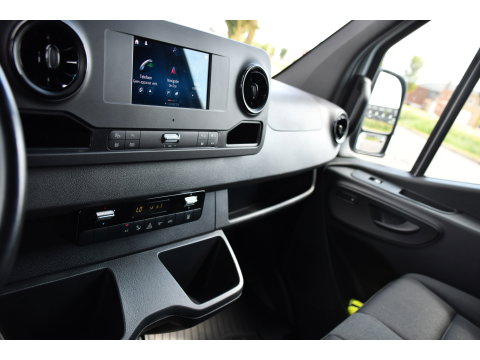 Mercedes-Benz Sprinter 317 1.9 CDI L3H2 RWD PB Edition NIEUW STAAT! Adaptieve Cruise, Camera, Carlay, LED, Standkachel, 170pk, Stoelverwarming, Dodehoek, Automaat, 3 Zitplaatsen, Uniek!