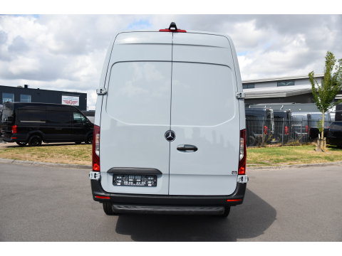 Mercedes-Benz Sprinter 317 1.9 CDI L3H2 RWD PB Edition NIEUW STAAT! Adaptieve Cruise, Camera, Carlay, LED, Standkachel, 170pk, Stoelverwarming, Dodehoek, Automaat, 3 Zitplaatsen, Uniek!