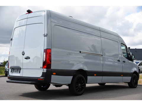 Mercedes-Benz Sprinter 317 1.9 CDI L3H2 RWD PB Edition NIEUW STAAT! Adaptieve Cruise, Camera, Carlay, LED, Standkachel, 170pk, Stoelverwarming, Dodehoek, Automaat, 3 Zitplaatsen, Uniek!