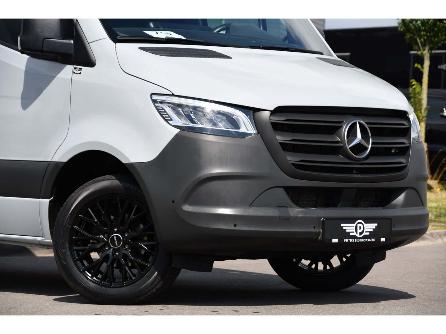 Mercedes-Benz Sprinter 317 1.9 CDI L3H2 RWD PB Edition NIEUW STAAT! Adaptieve Cruise, Camera, Carlay, LED, Standkachel, 170pk, Stoelverwarming, Dodehoek, Automaat, 3 Zitplaatsen, Uniek!