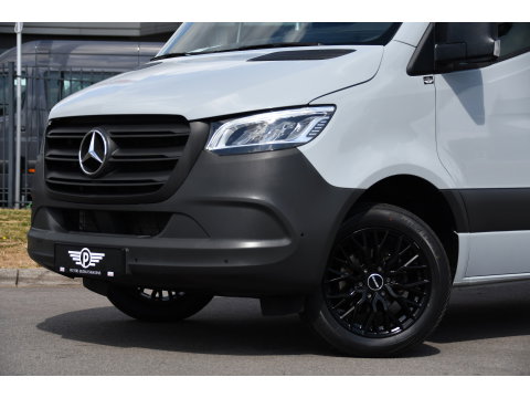 Mercedes-Benz Sprinter 317 1.9 CDI L3H2 RWD PB Edition NIEUW STAAT! Adaptieve Cruise, Camera, Carlay, LED, Standkachel, 170pk, Stoelverwarming, Dodehoek, Automaat, 3 Zitplaatsen, Uniek!