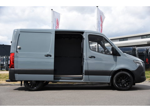 Mercedes-Benz Sprinter 315 1.9 CDI L1H1 PB Edition Adaptieve Cruise, Camera, Carplay, NAVI, LED, 10,5'' Mbux, LED, Automaat, Trekhaak, Stoelverwarming, Standkachel, Leder, Uniek!